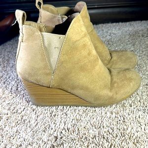 Women’s Time and Tru Wedges